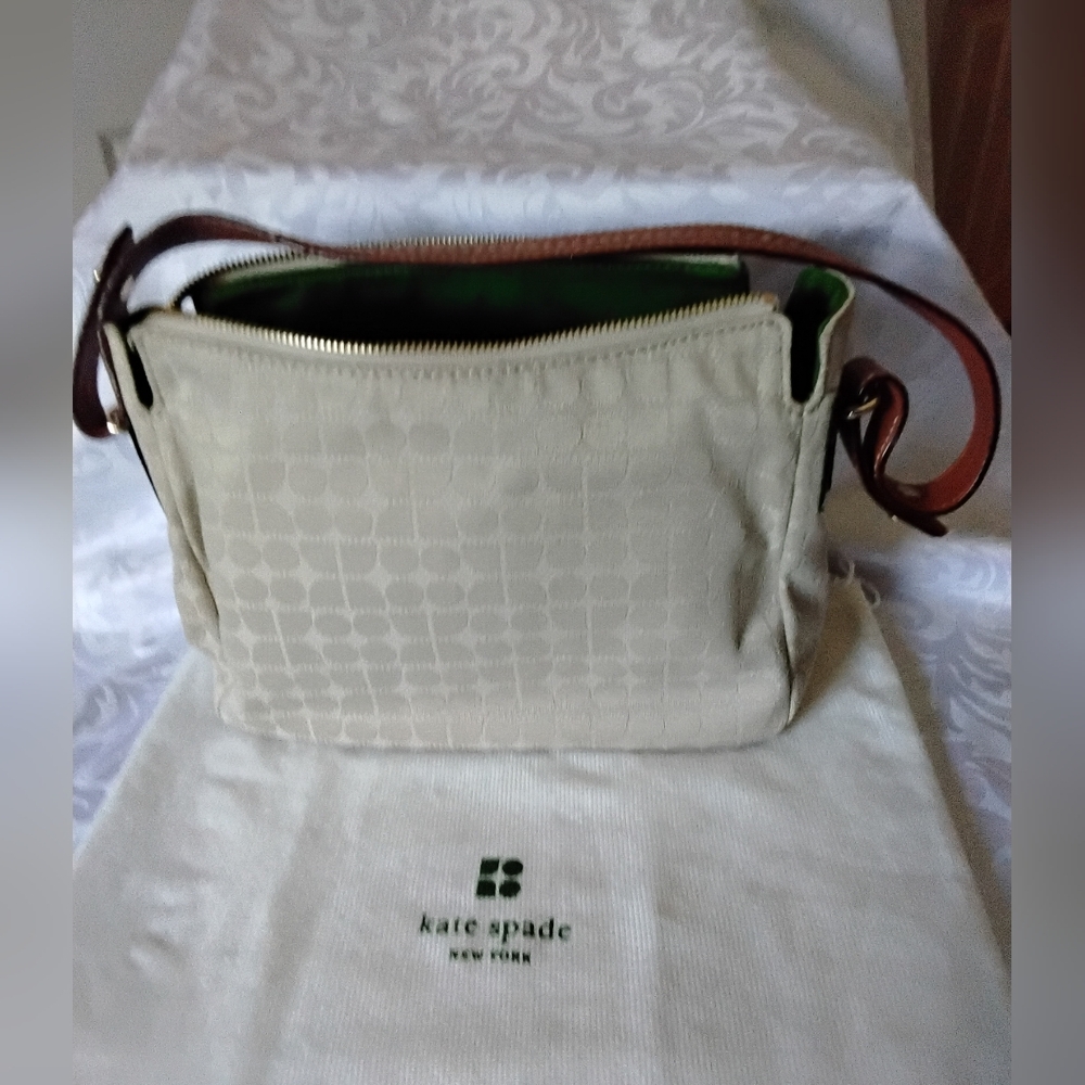 Kate Spade Creamy Beige Canvas With Leather Trim Shoulder Bag - Picture 2 of 6